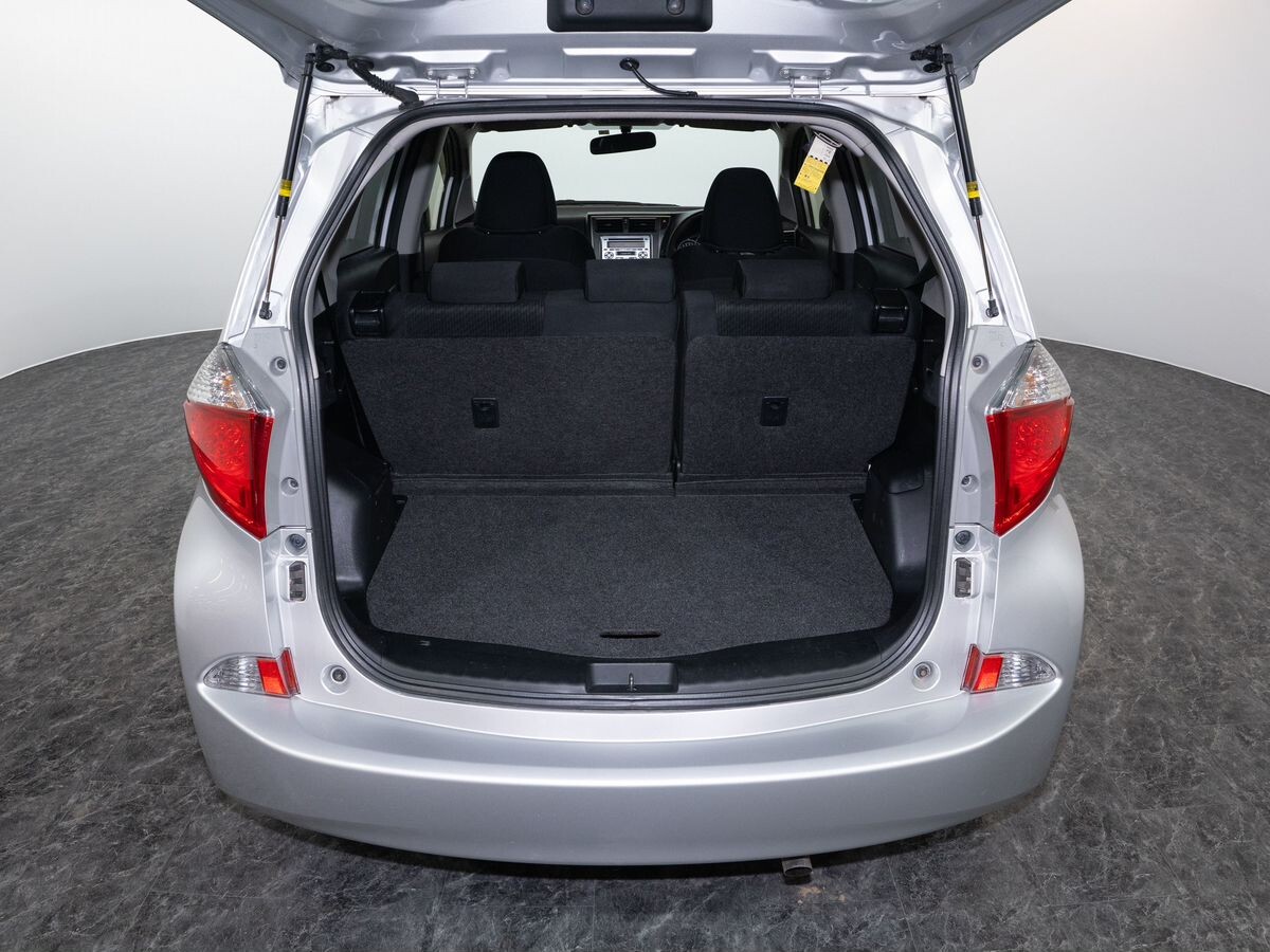 Toyota Ractis 2012 - фото автомобиля