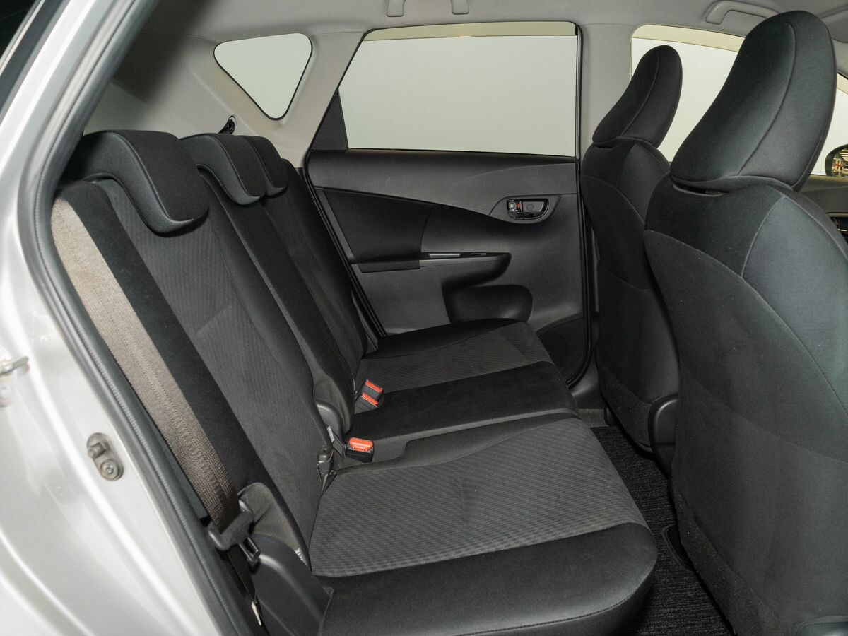 Toyota Ractis 2012 - фото автомобиля