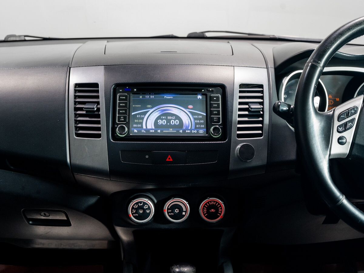 Mitsubishi Outlander 2006 - фото автомобиля