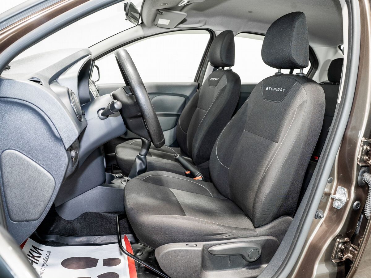 Renault Logan Stepway 2019 - фото автомобиля