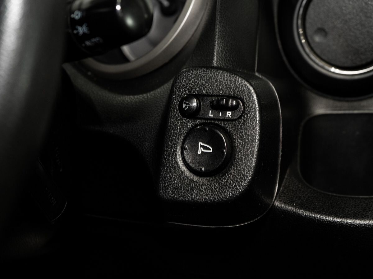 Honda Fit 2011 - фото автомобиля