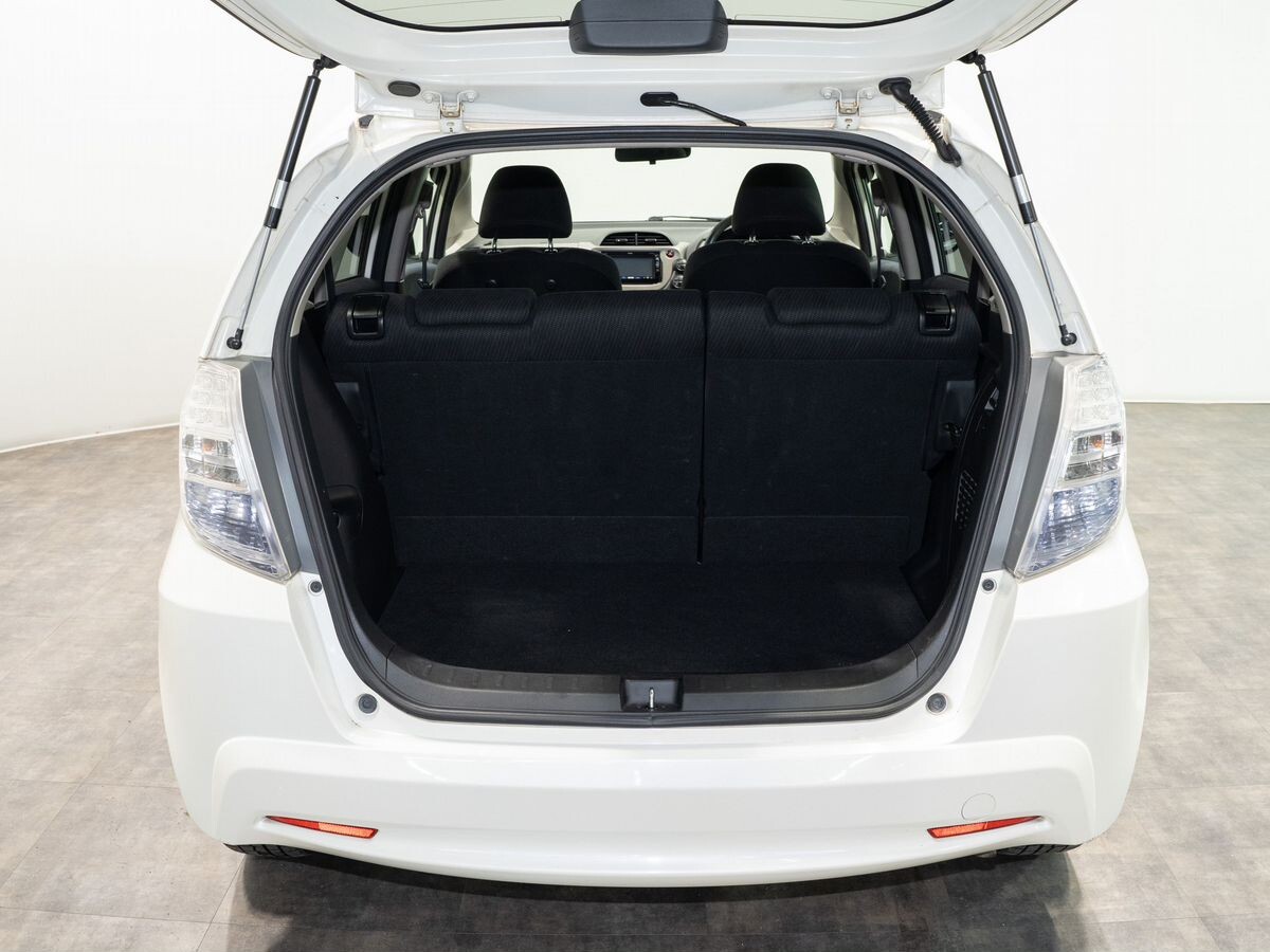 Honda Fit 2011 - фото автомобиля