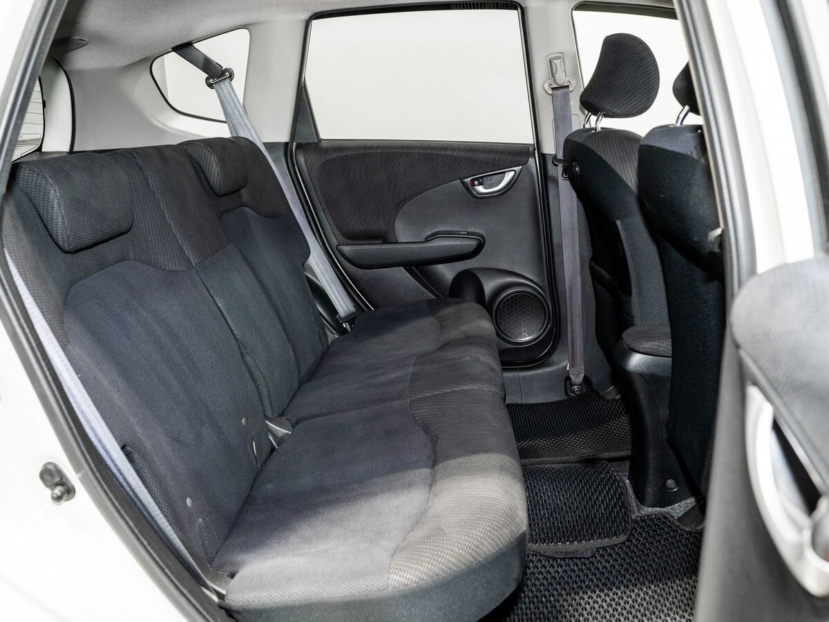 Honda Fit 2011 - фото автомобиля