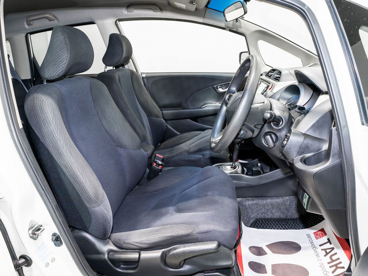 Honda Fit 2011 - фото автомобиля