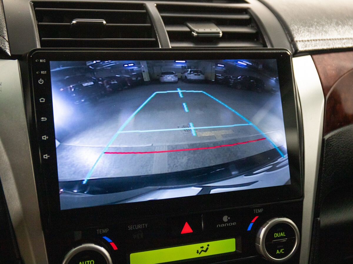 Toyota Camry 2013 - фото автомобиля