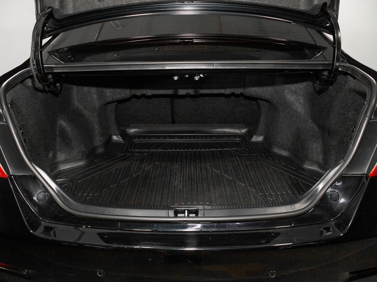 Toyota Camry 2013 - фото автомобиля