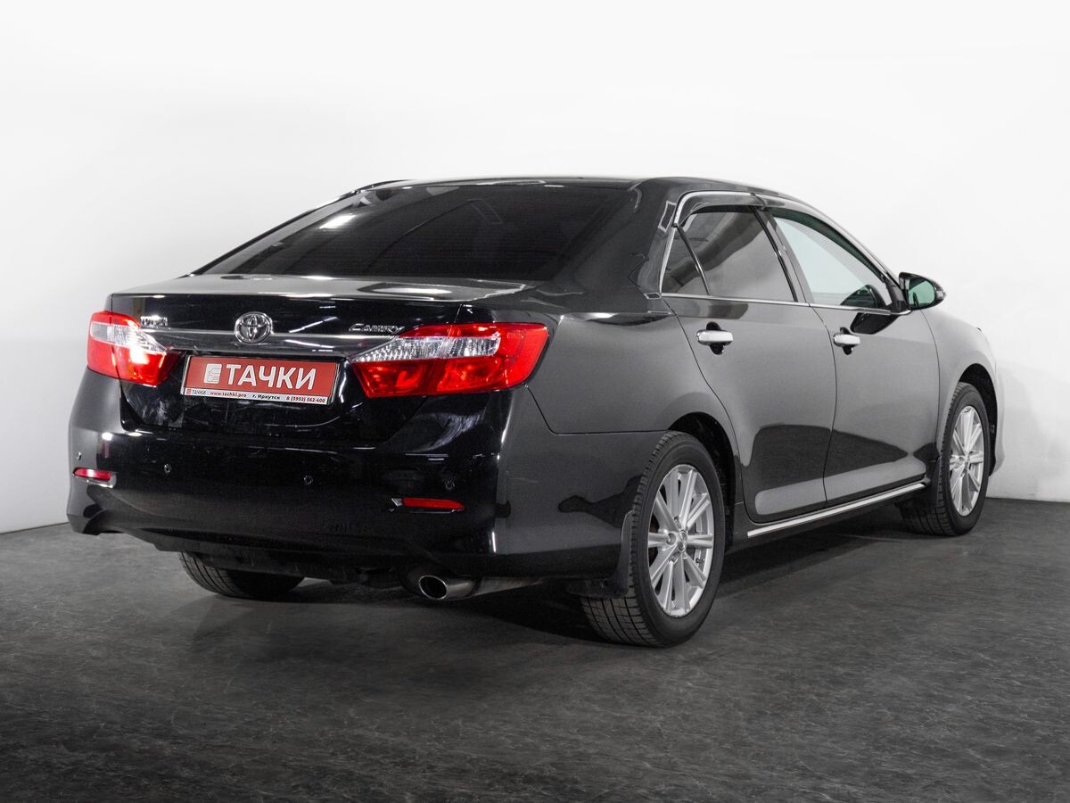 Toyota Camry 2013 - фото автомобиля