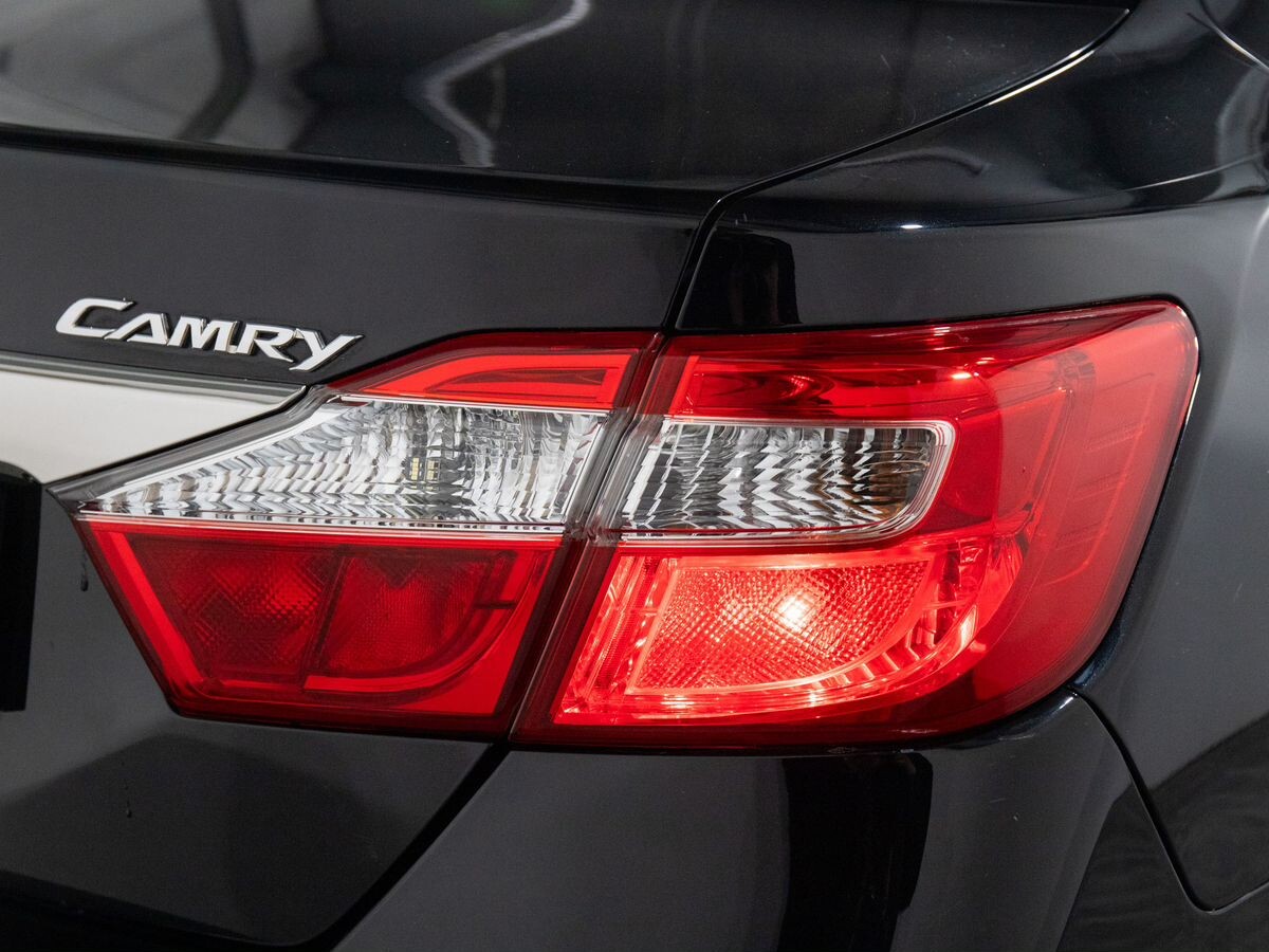 Toyota Camry 2013 - фото автомобиля