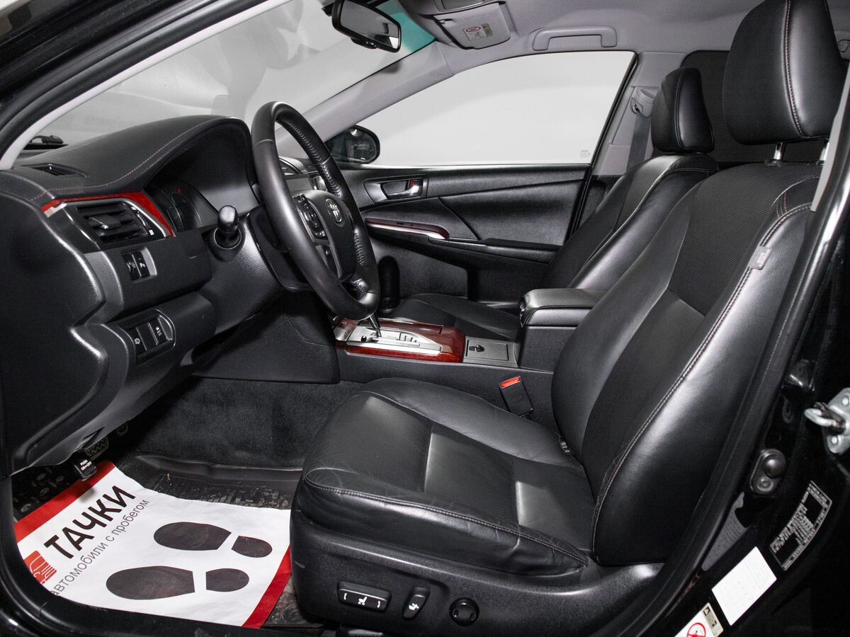Toyota Camry 2013 - фото автомобиля