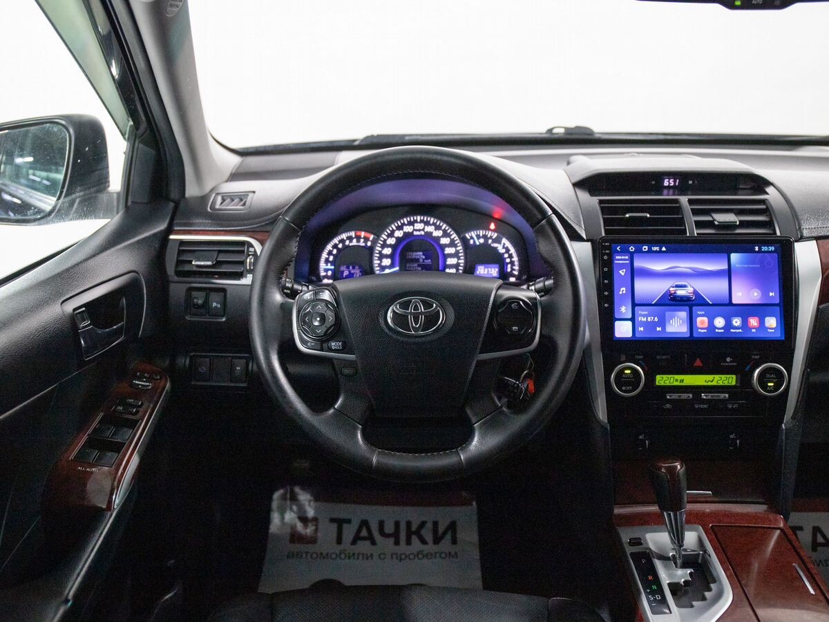 Toyota Camry 2013 - фото автомобиля