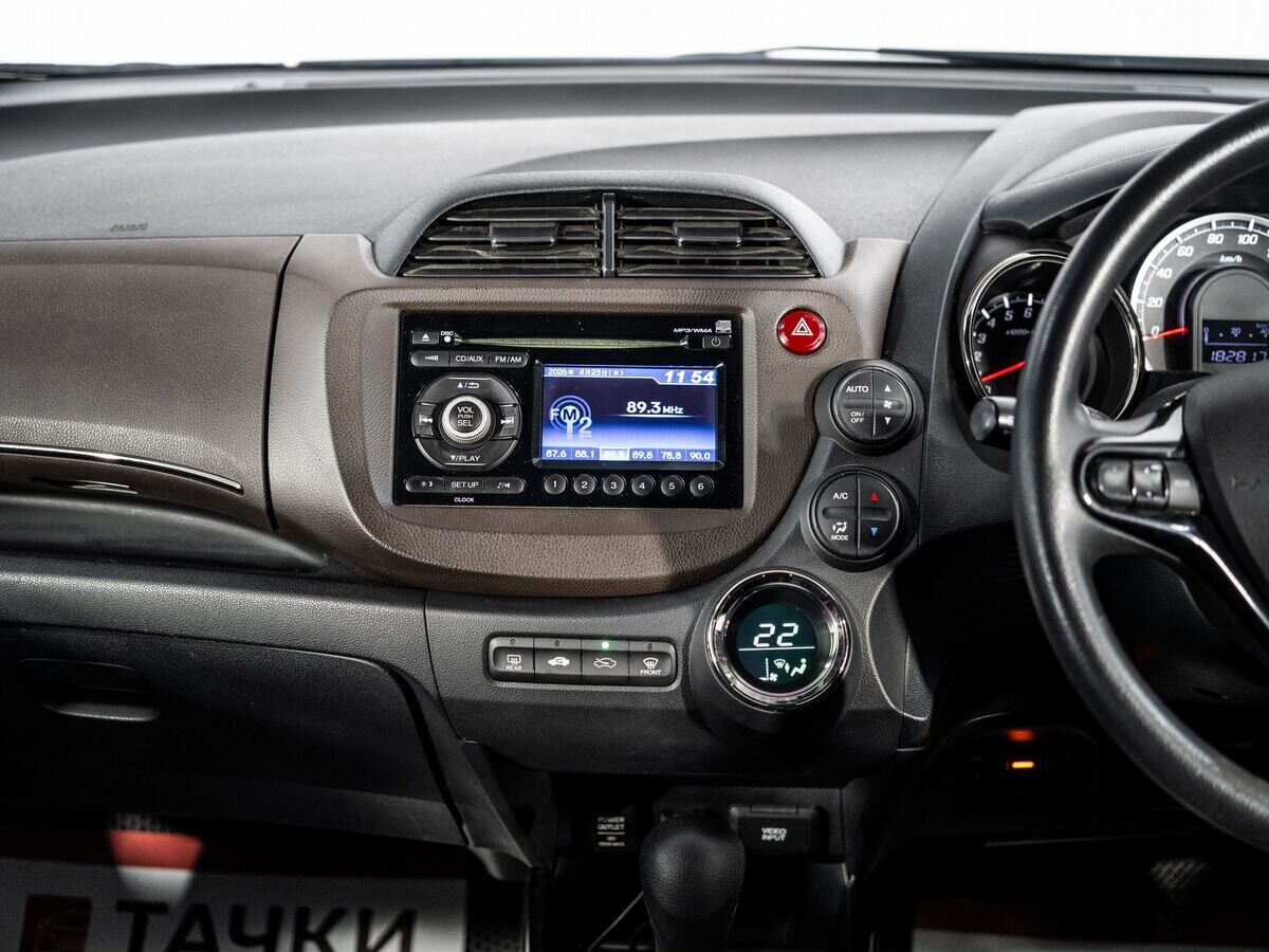 Honda Fit Shuttle 2011 - фото автомобиля