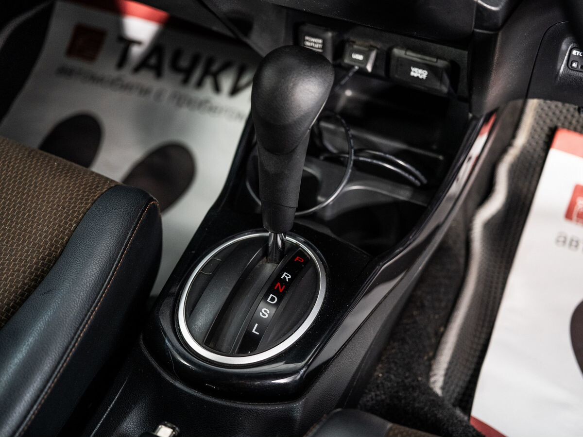 Honda Fit Shuttle 2011 - фото автомобиля