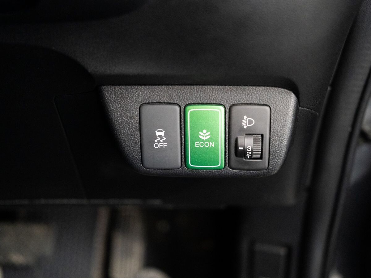 Honda Fit Shuttle 2011 - фото автомобиля