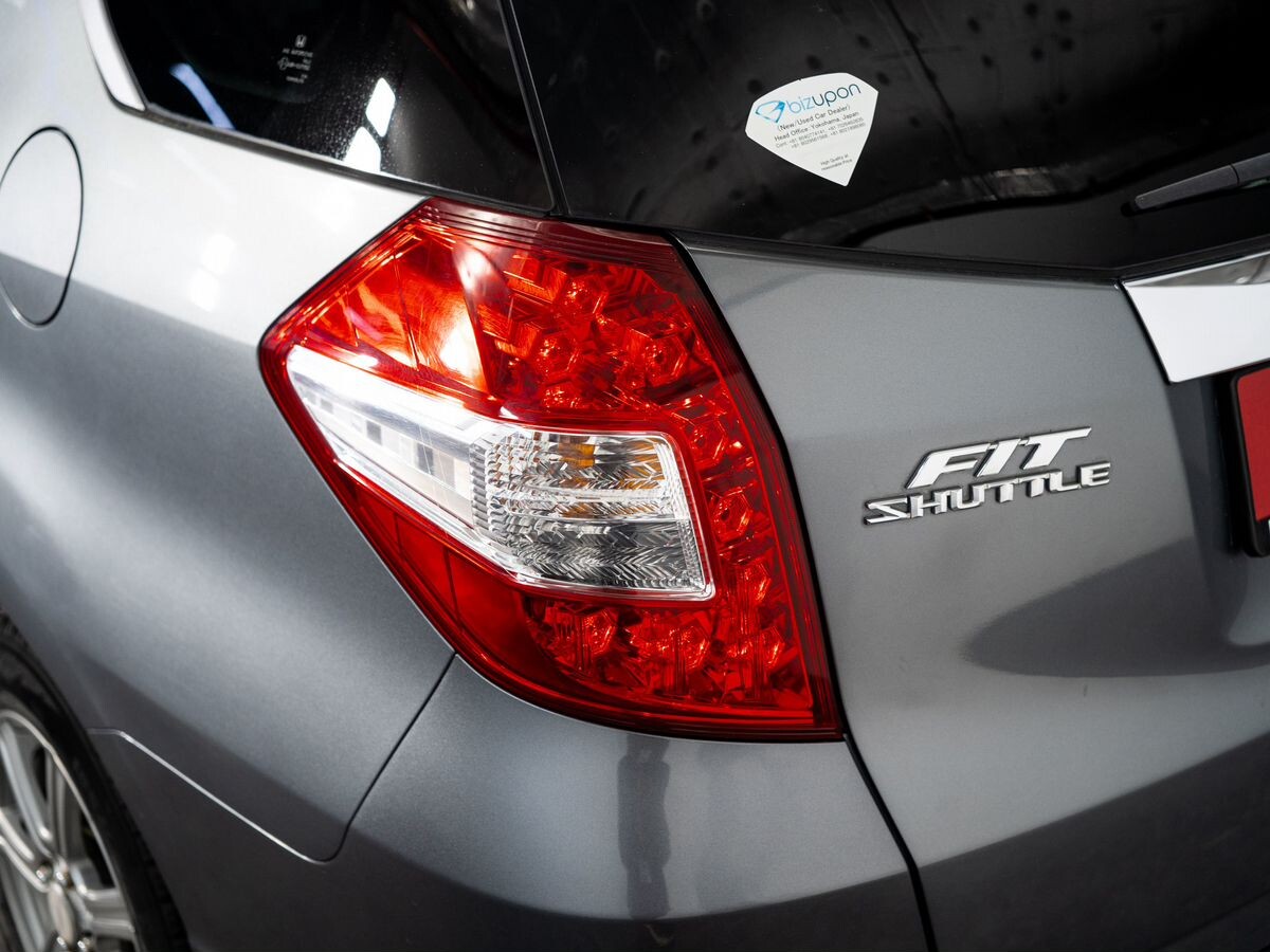 Honda Fit Shuttle 2011 - фото автомобиля