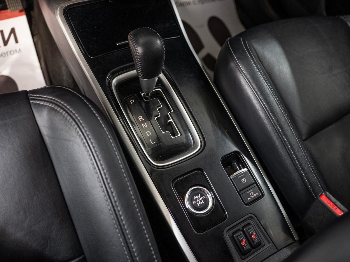 Mitsubishi Outlander 2021 - фото автомобиля