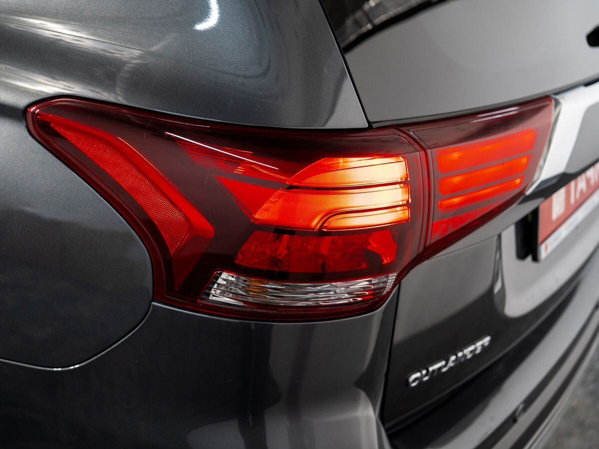 Mitsubishi Outlander 2021 - фото автомобиля