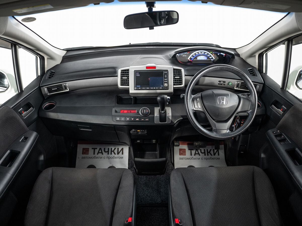 Honda Freed 2011 - фото автомобиля