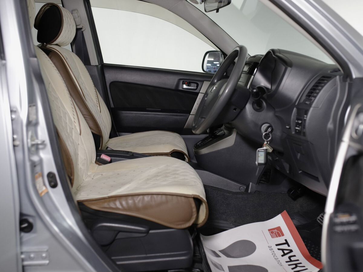 Toyota Rush 2011 - фото автомобиля