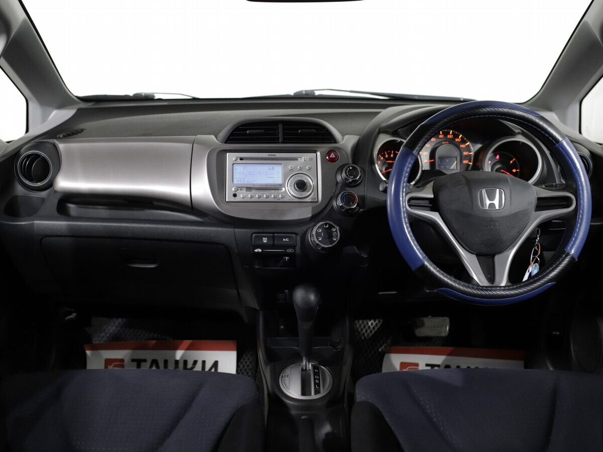 Honda Fit 2009 - фото автомобиля