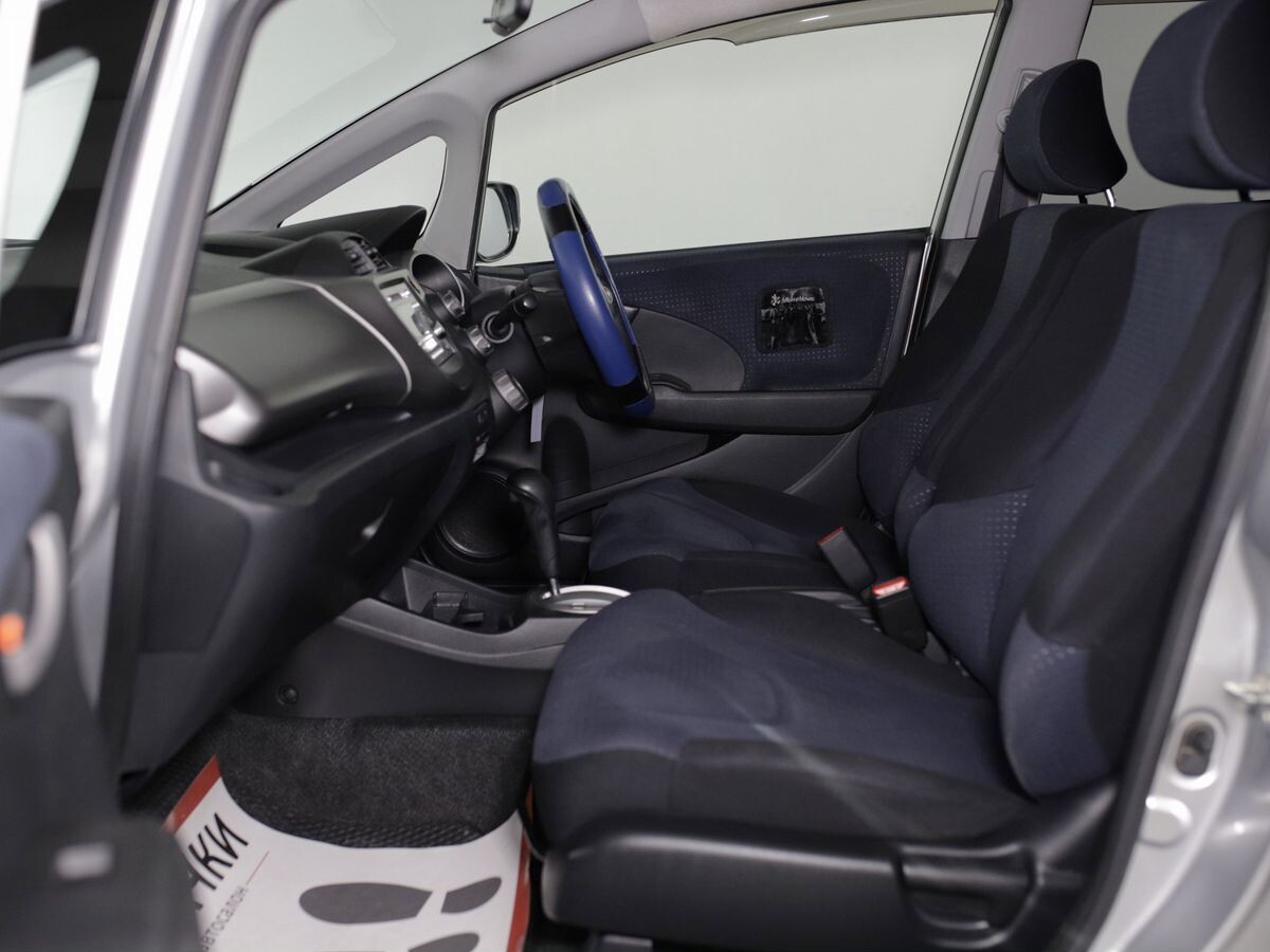 Honda Fit 2009 - фото автомобиля