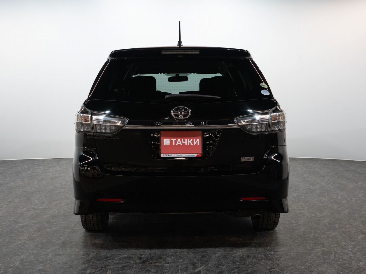 Toyota Wish 2013 - фото автомобиля