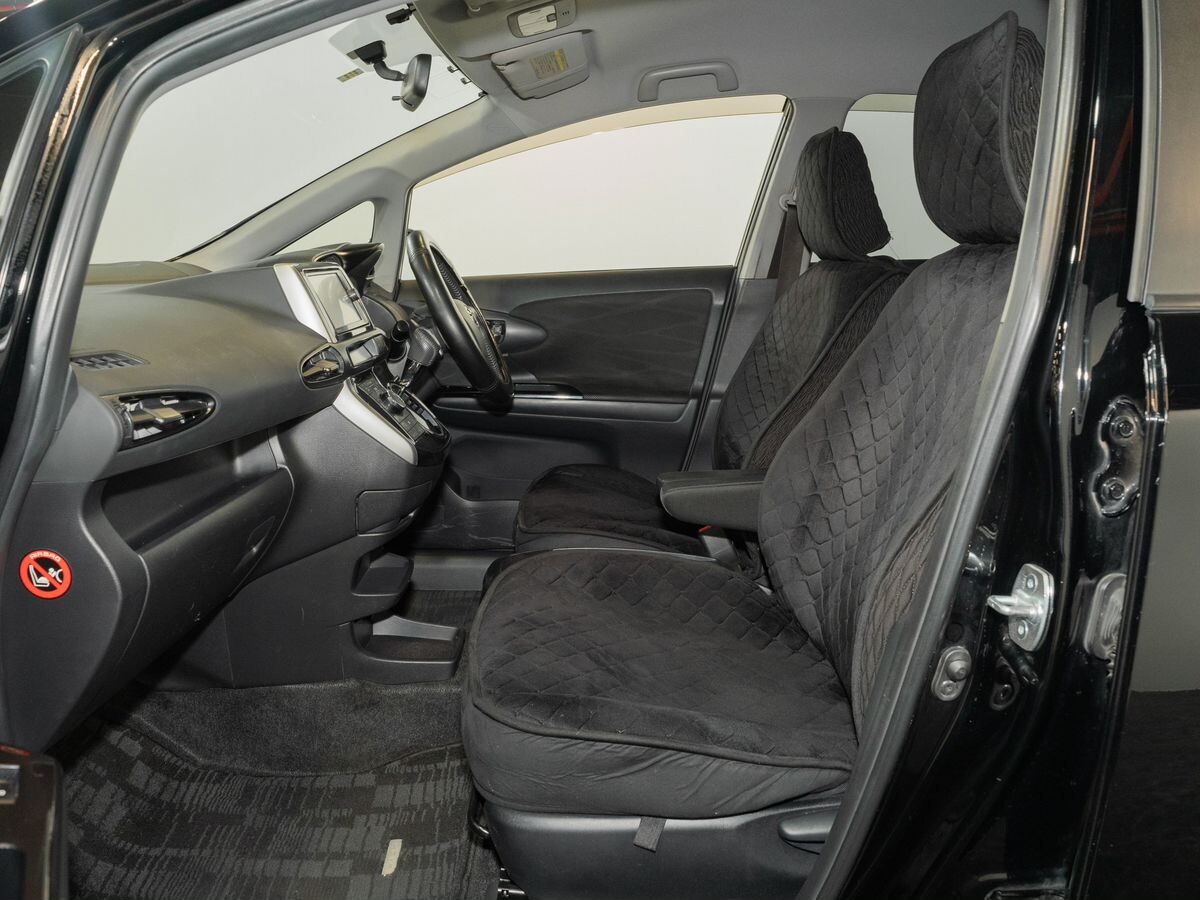 Toyota Wish 2013 - фото автомобиля