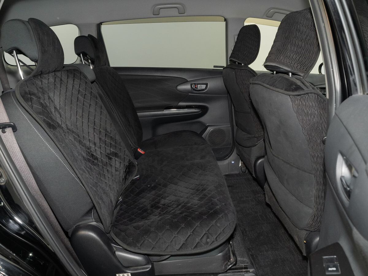 Toyota Wish 2013 - фото автомобиля