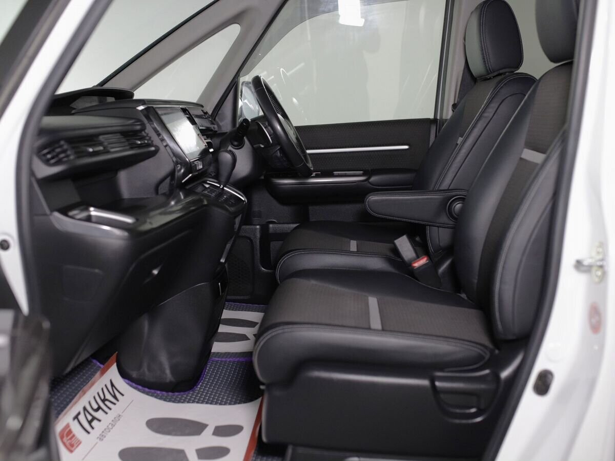 Honda Stepwgn 2019 - фото автомобиля