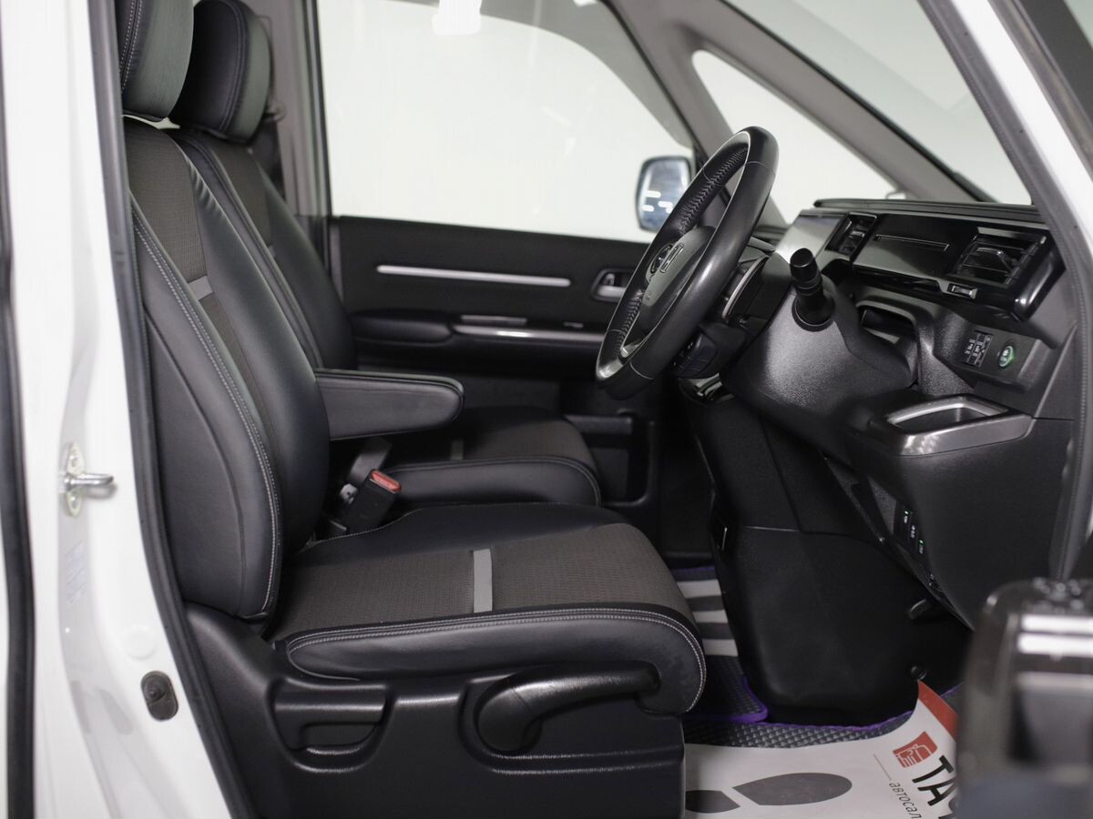 Honda Stepwgn 2019 - фото автомобиля