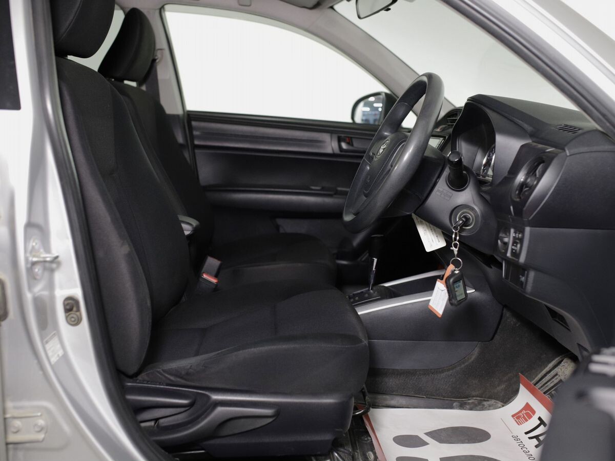 Toyota Corolla Fielder 2016 - фото автомобиля