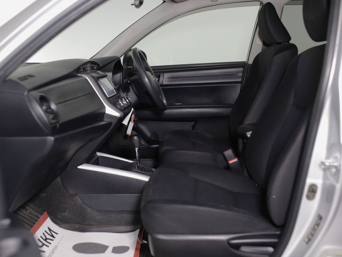 Toyota Corolla Fielder 2016 - фото автомобиля