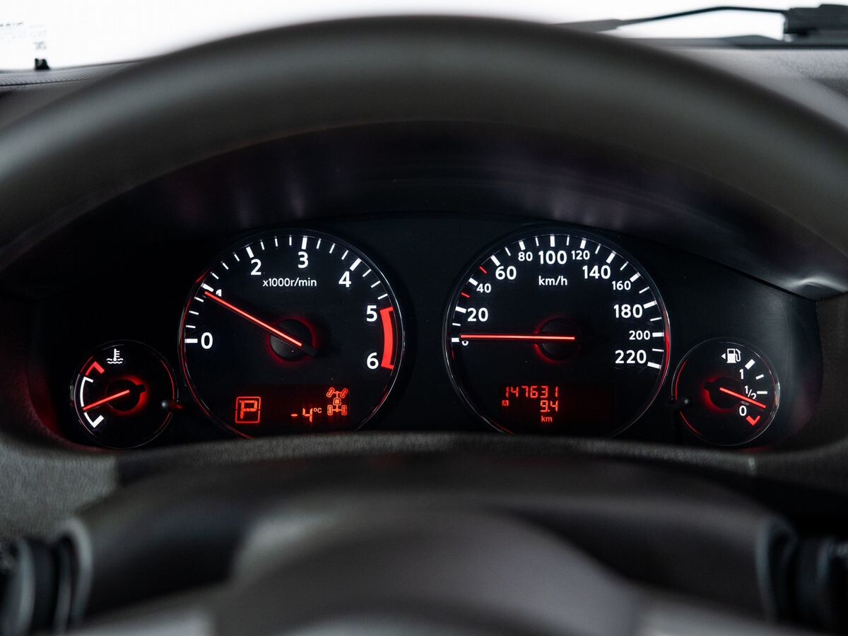 Nissan Pathfinder 2013 - фото автомобиля