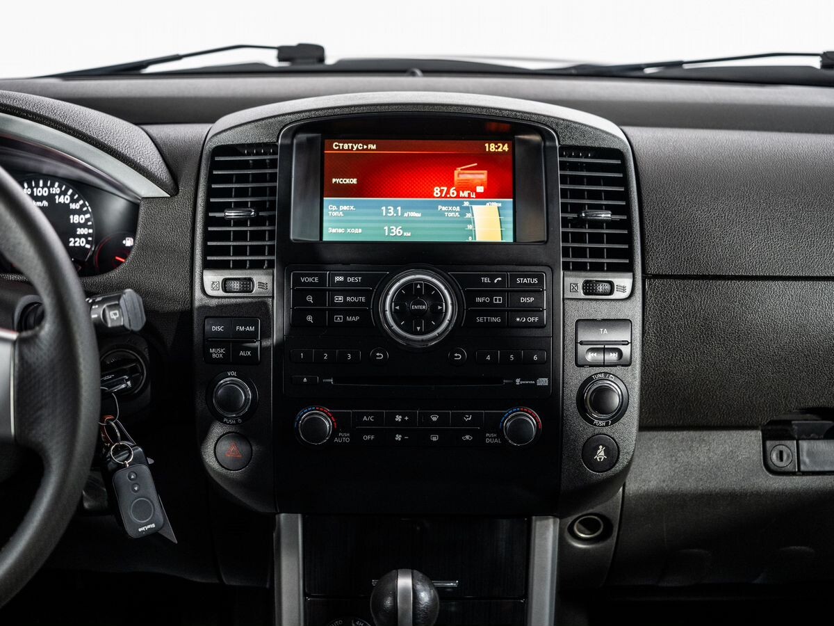 Nissan Pathfinder 2013 - фото автомобиля