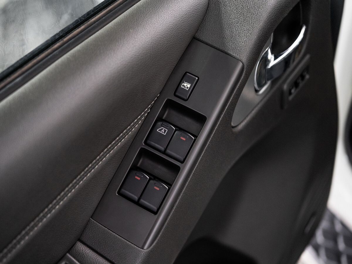 Nissan Pathfinder 2013 - фото автомобиля