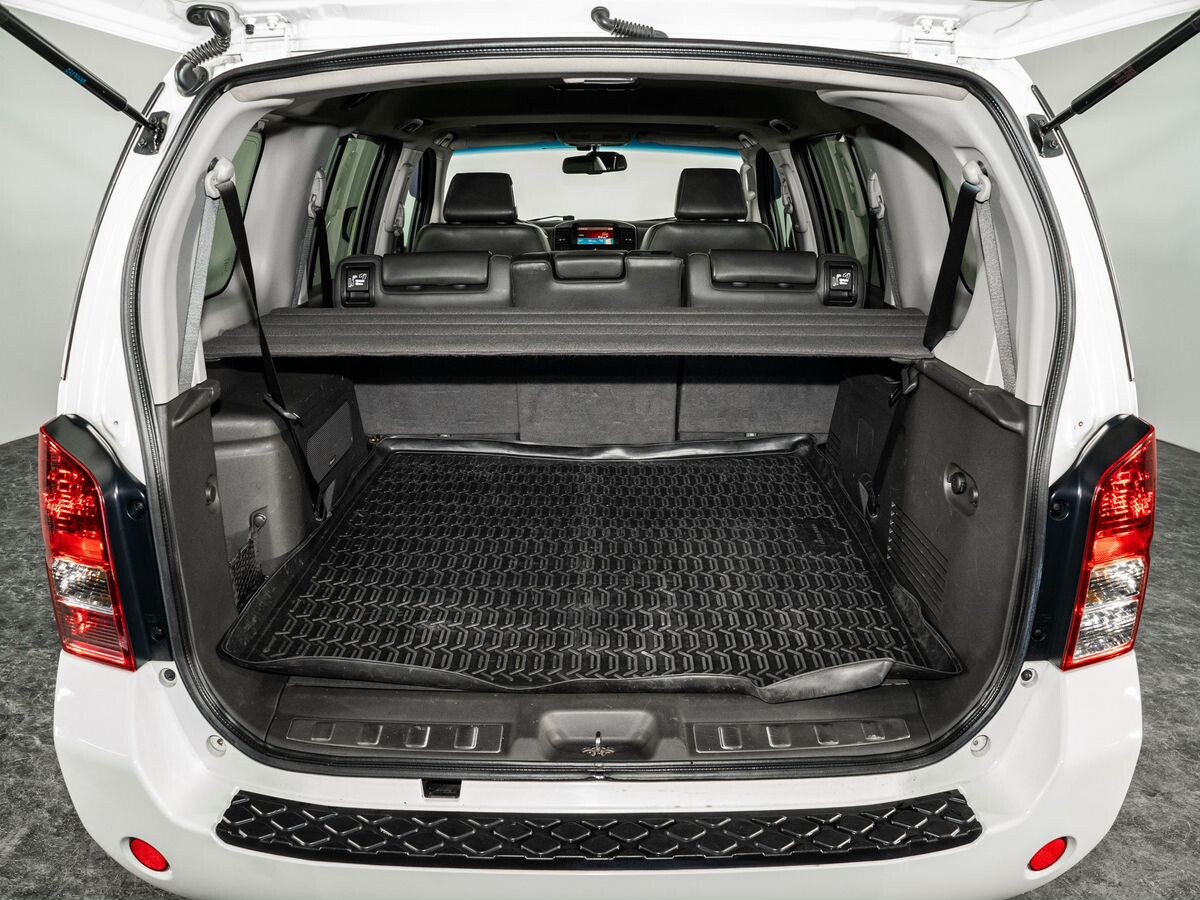 Nissan Pathfinder 2013 - фото автомобиля