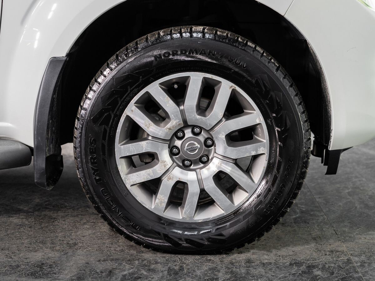 Nissan Pathfinder 2013 - фото автомобиля