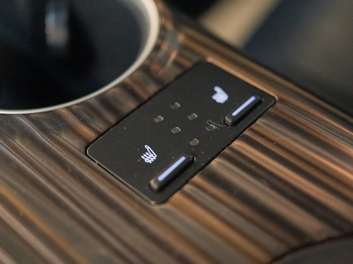 Toyota Camry 2020 - фото автомобиля