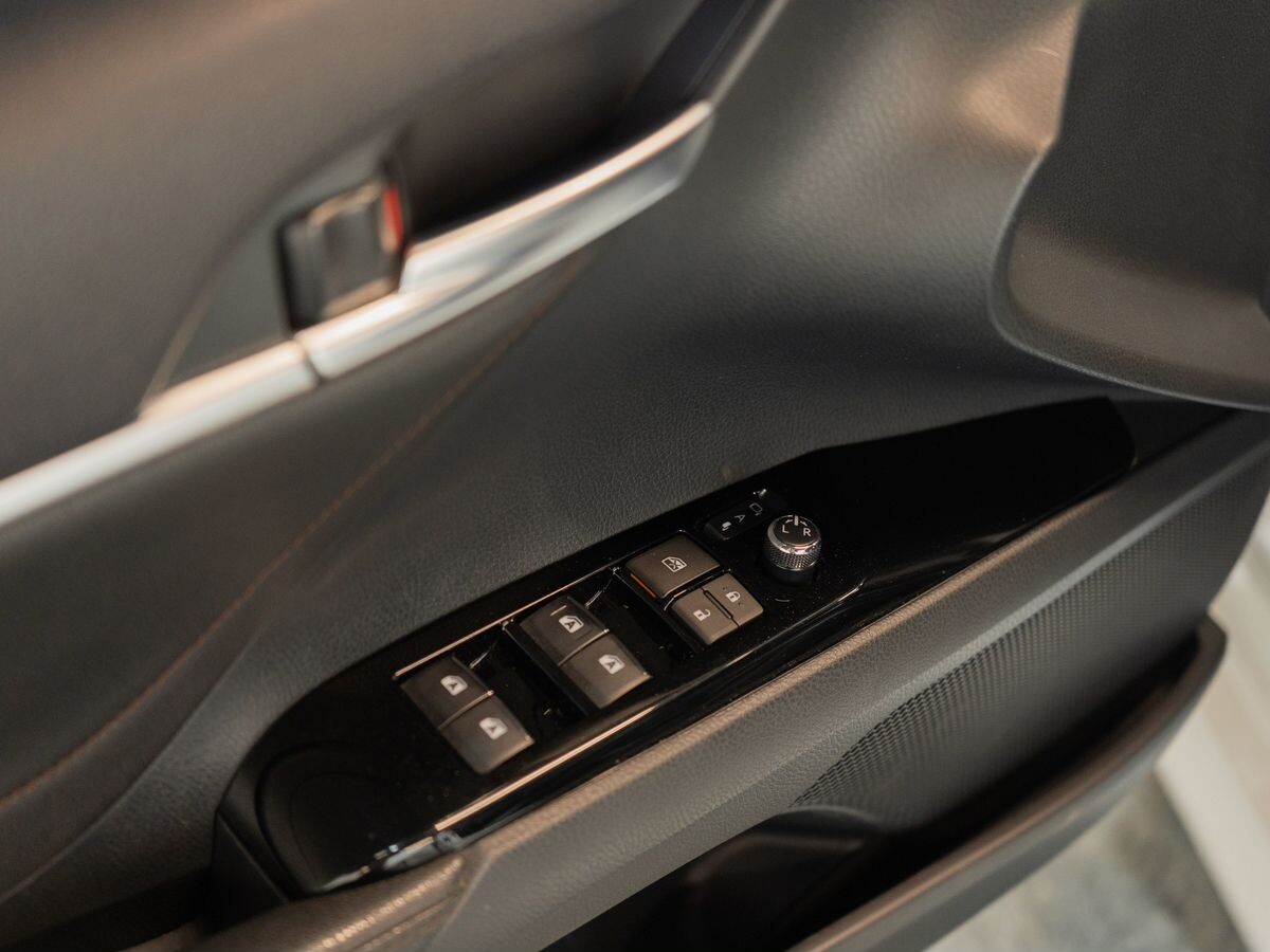 Toyota Camry 2020 - фото автомобиля