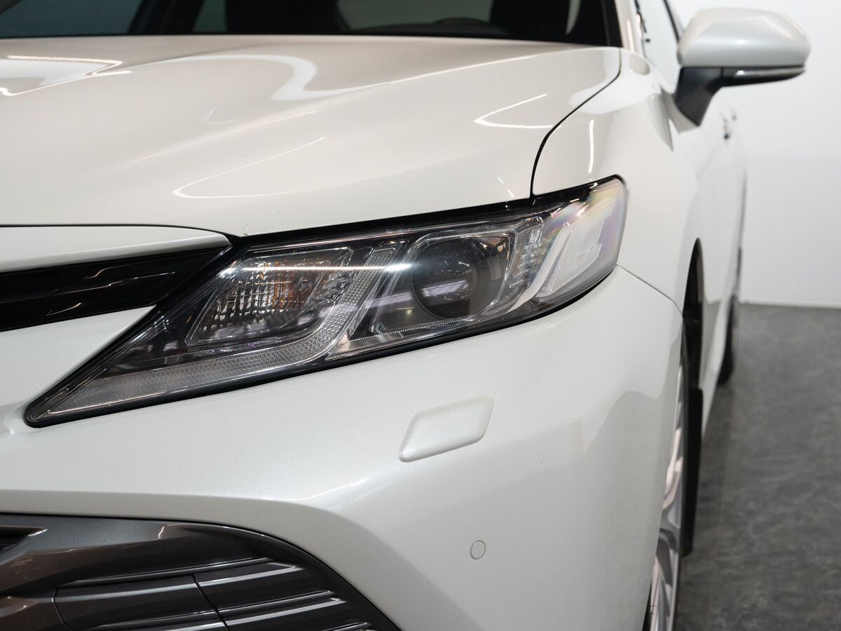 Toyota Camry 2020 - фото автомобиля