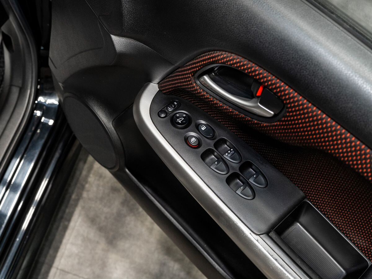 Honda Stream 2011 - фото автомобиля