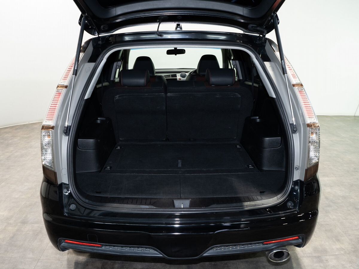 Honda Stream 2011 - фото автомобиля