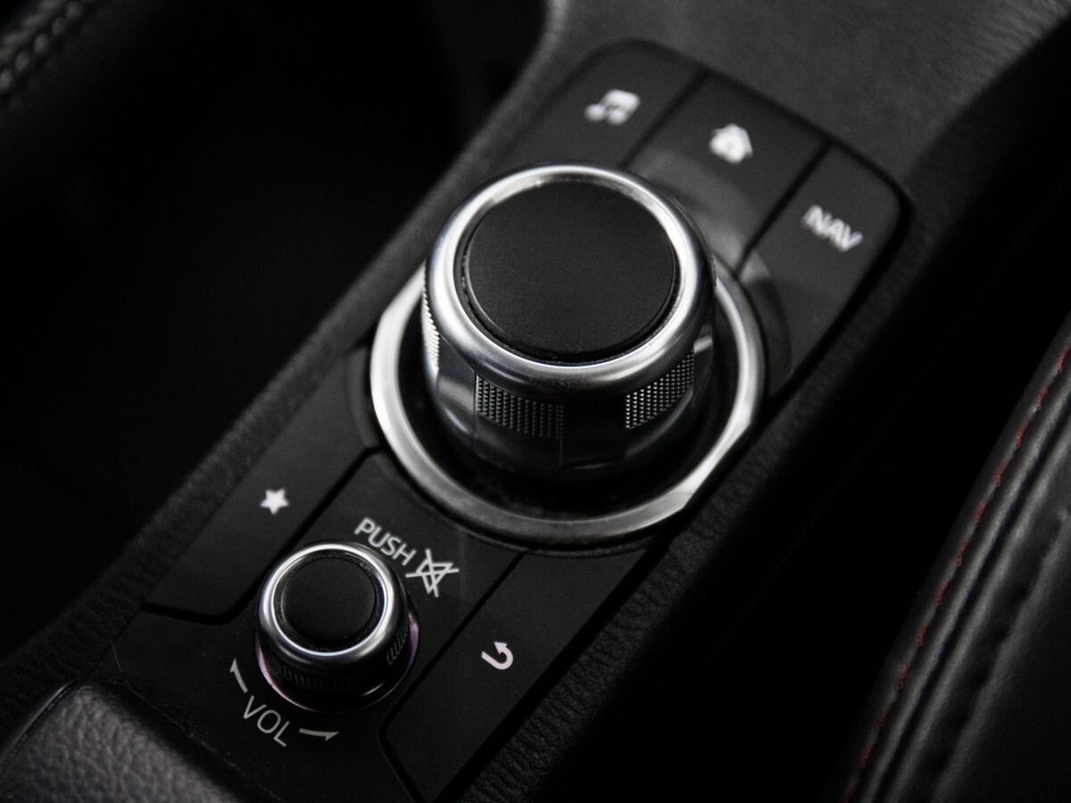 Mazda CX-3 2018 - фото автомобиля