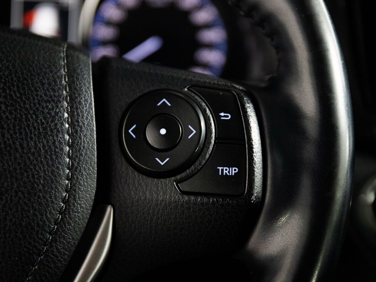 Toyota RAV4 2018 - фото автомобиля