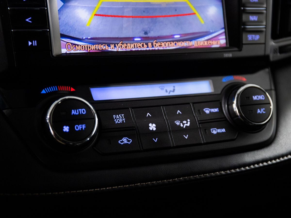 Toyota RAV4 2018 - фото автомобиля