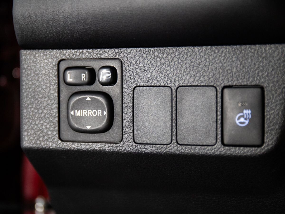 Toyota RAV4 2018 - фото автомобиля