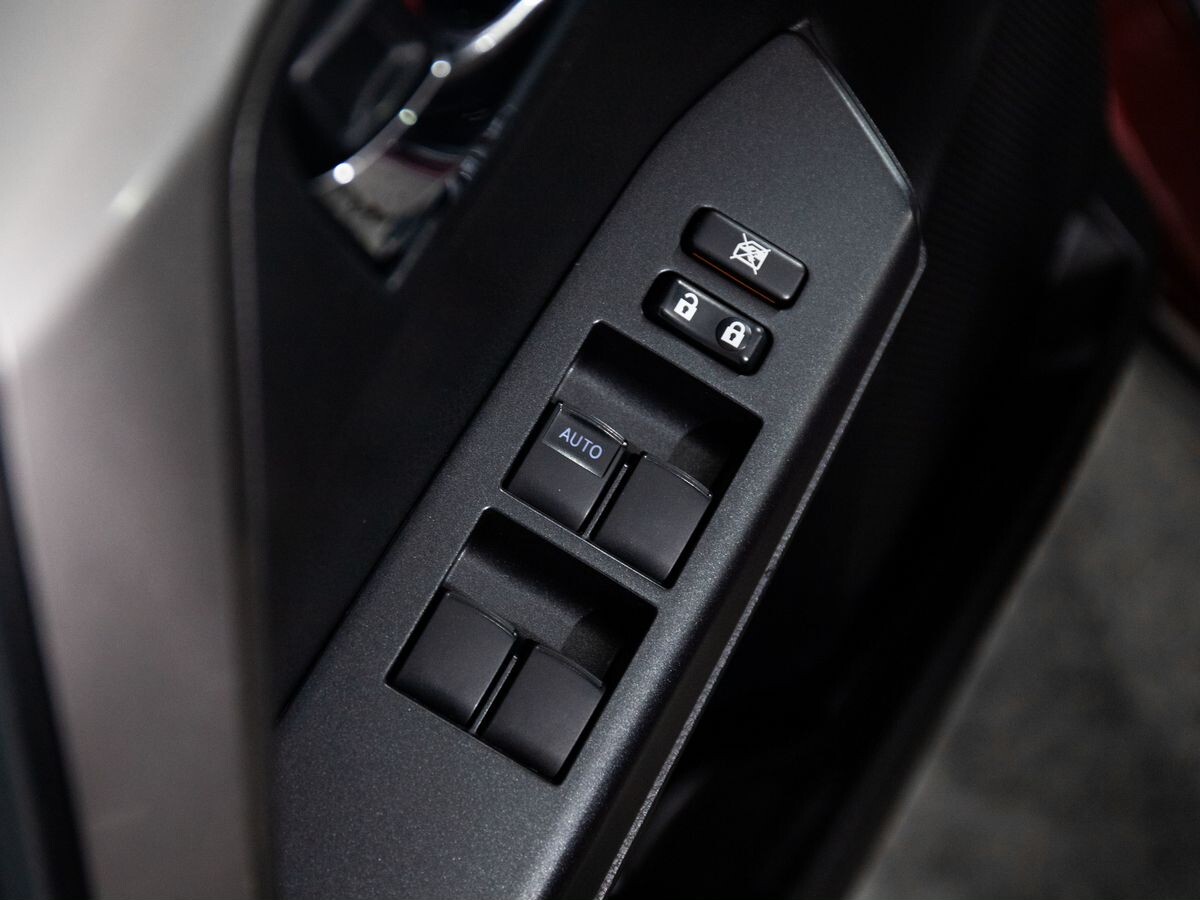 Toyota RAV4 2018 - фото автомобиля