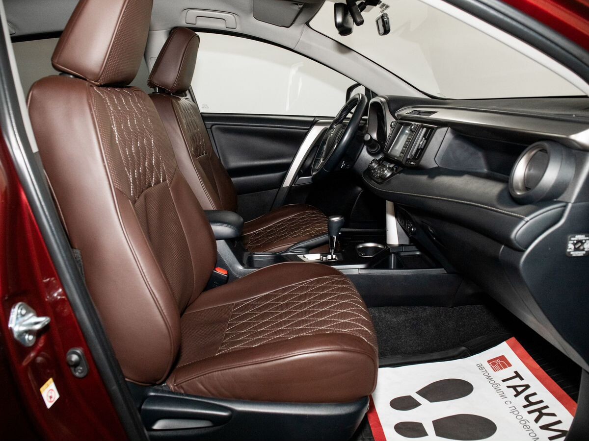 Toyota RAV4 2018 - фото автомобиля