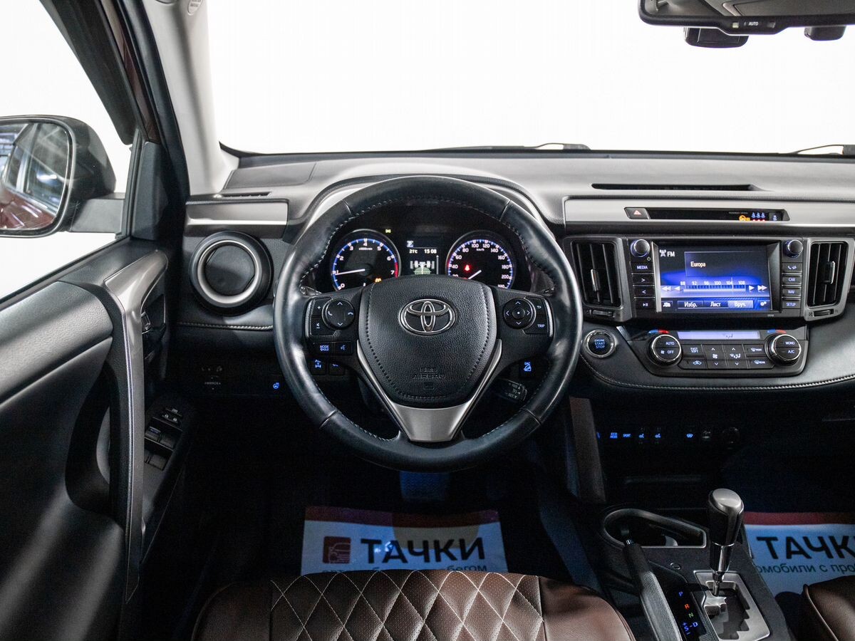 Toyota RAV4 2018 - фото автомобиля