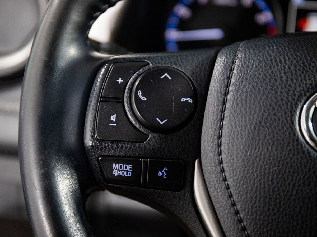 Toyota RAV4 2018 - фото автомобиля