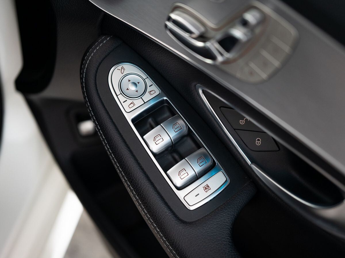 Mercedes-Benz C-Class 2017 - фото автомобиля